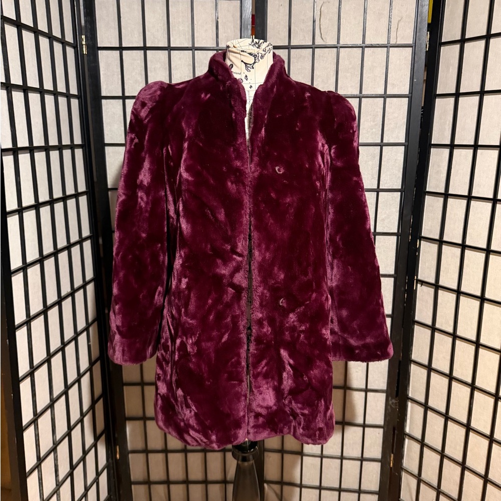 Vintage Sasson Plum/Bordeaux Faux Fur Luxurious Burgundy Coat fuzzy soft clasp S